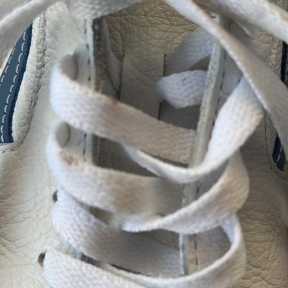 Vans high top sneakers, men’s size 9; women’s 10,5 - Picture 4 of 7